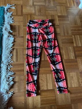 LuLaRoe Queen of Hearts Red, and Black Geometric Heart Leggings